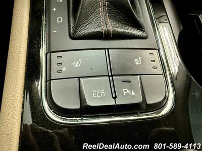 2017 Kia Sedona EX   - Photo 12 - North Salt Lake, UT 84010