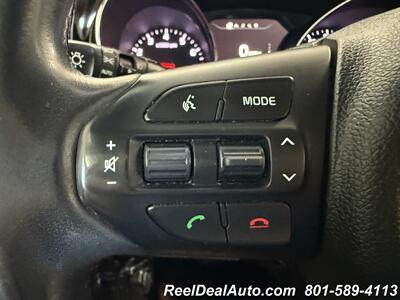 2017 Kia Sedona EX   - Photo 15 - North Salt Lake, UT 84010