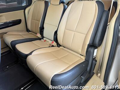 2017 Kia Sedona EX   - Photo 8 - North Salt Lake, UT 84010