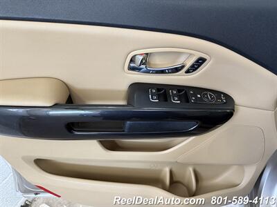 2017 Kia Sedona EX   - Photo 21 - North Salt Lake, UT 84010
