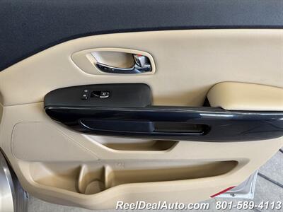 2017 Kia Sedona EX   - Photo 33 - North Salt Lake, UT 84010