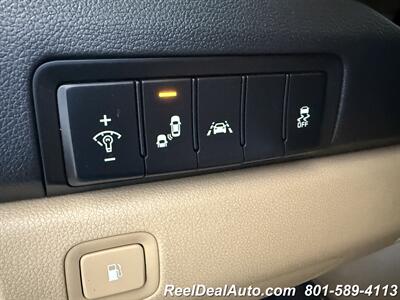 2017 Kia Sedona EX   - Photo 19 - North Salt Lake, UT 84010