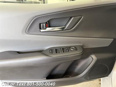 2023 Toyota Prius XLE - Photo 13 - North Salt Lake, UT 84010