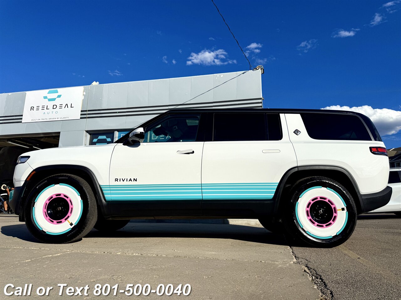 2026 Rivian R1S Ascend Miami Edtion - Photo 8 - North Salt Lake, UT 84010
