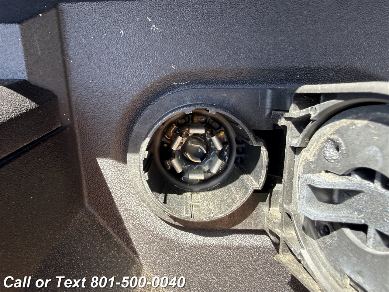 2024 Toyota Tundra Limited HV - Photo 20 - North Salt Lake, UT 84010