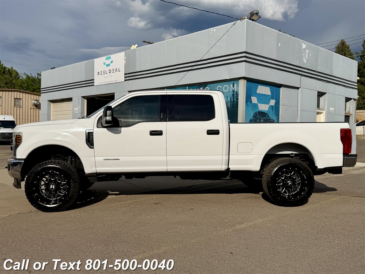 2018 Ford F-350 Super Duty XLT - Photo 2 - North Salt Lake, UT 84010