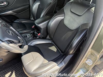 2019 Jeep Cherokee Latitude Plus   - Photo 2 - North Salt Lake, UT 84010