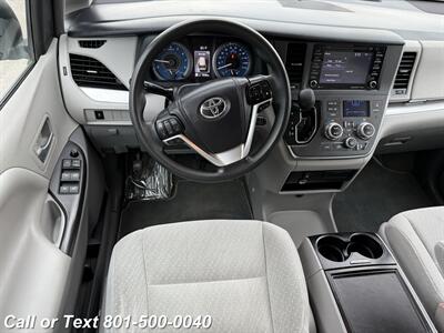 2019 Toyota Sienna LE 8-Passenger   - Photo 2 - North Salt Lake, UT 84010