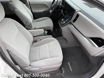 2019 Toyota Sienna LE 8-Passenger   - Photo 35 - North Salt Lake, UT 84010