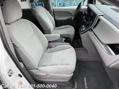 2019 Toyota Sienna LE 8-Passenger   - Photo 32 - North Salt Lake, UT 84010