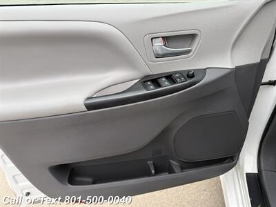 2019 Toyota Sienna LE 8-Passenger   - Photo 25 - North Salt Lake, UT 84010