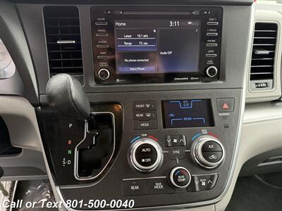 2019 Toyota Sienna LE 8-Passenger   - Photo 3 - North Salt Lake, UT 84010
