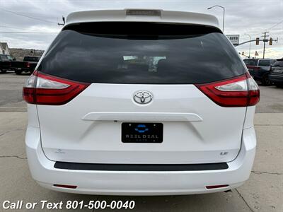 2019 Toyota Sienna LE 8-Passenger   - Photo 16 - North Salt Lake, UT 84010