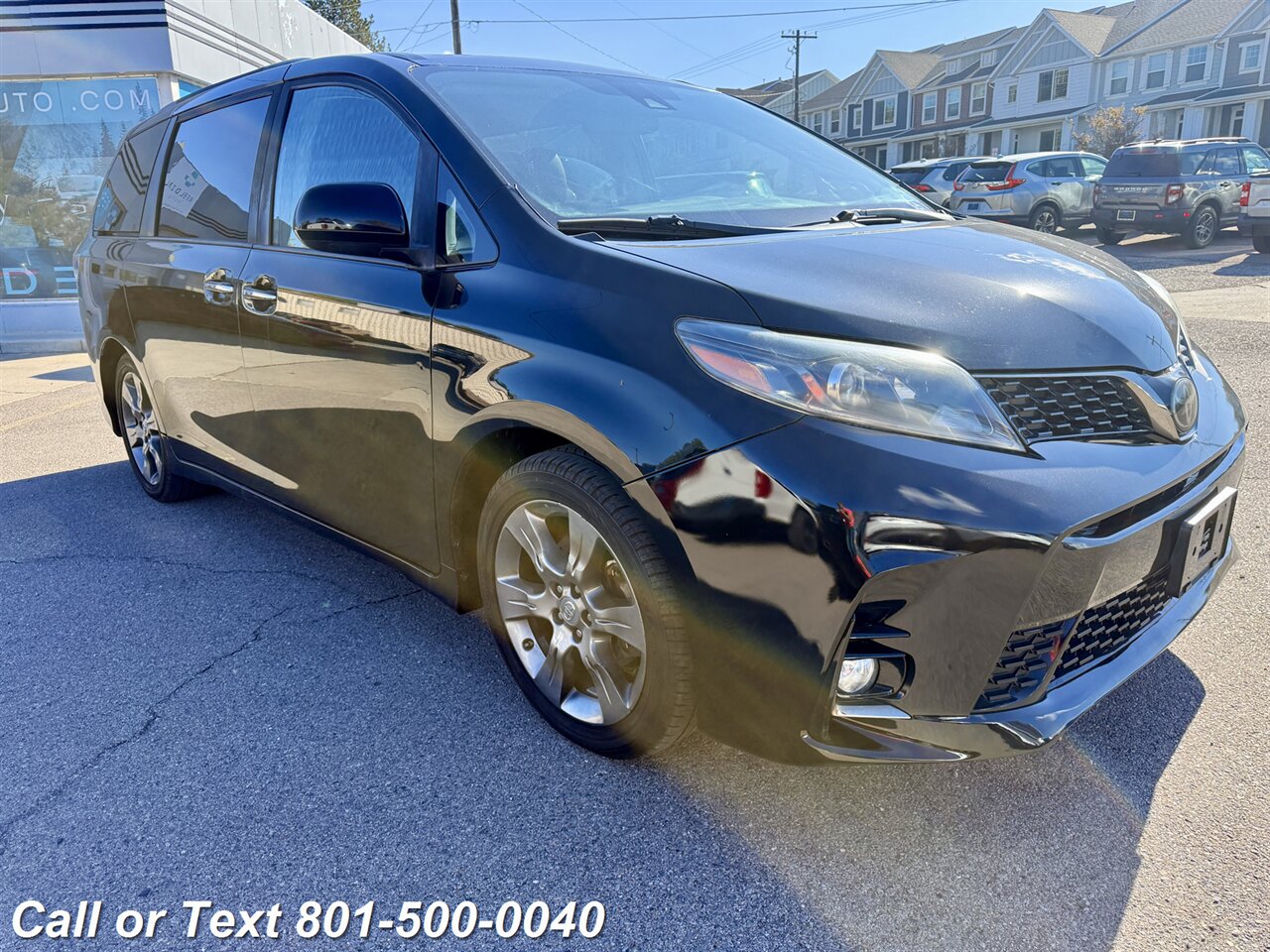 2019 Toyota Sienna SE 8-Passenger   - Photo 3 - North Salt Lake, UT 84010