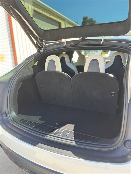 2024 Tesla Model X - Photo 23 - North Salt Lake, UT 84010
