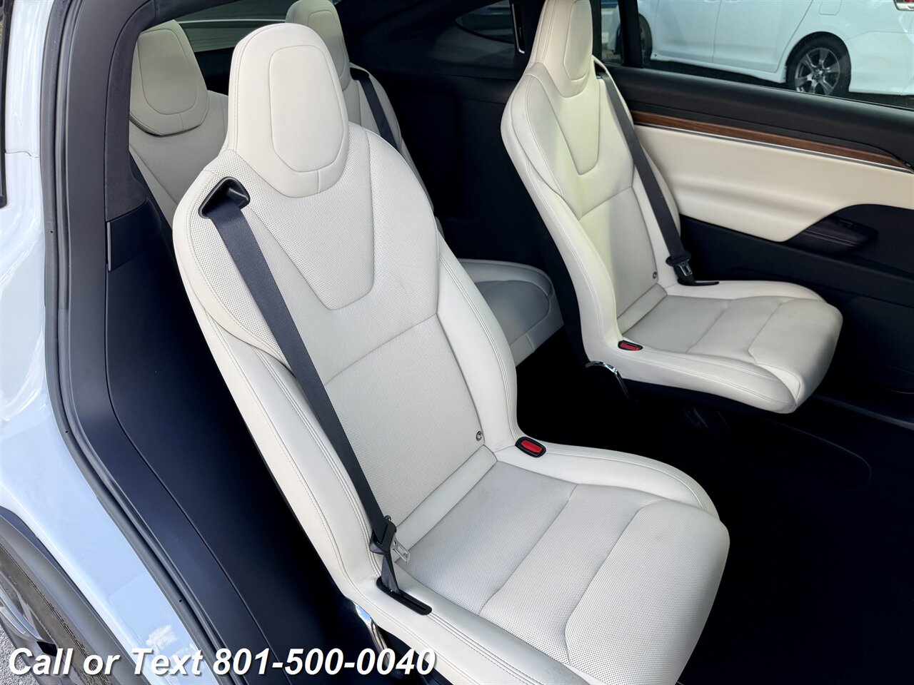 2024 Tesla Model X - Photo 15 - North Salt Lake, UT 84010