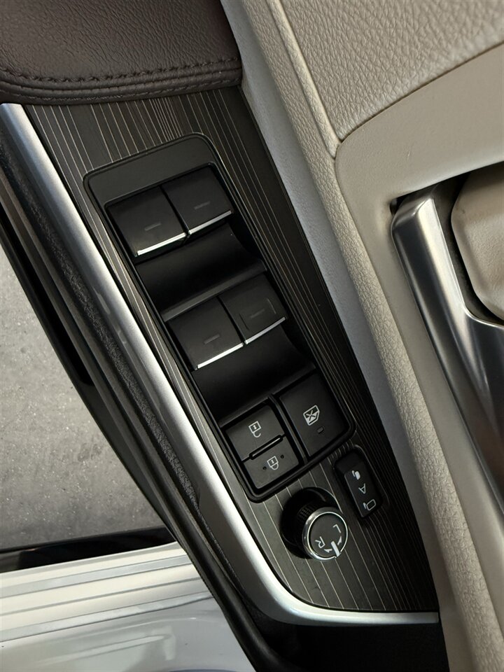 2024 Toyota Sienna Platinum 7-Passenger - Photo 54 - North Salt Lake, UT 84010