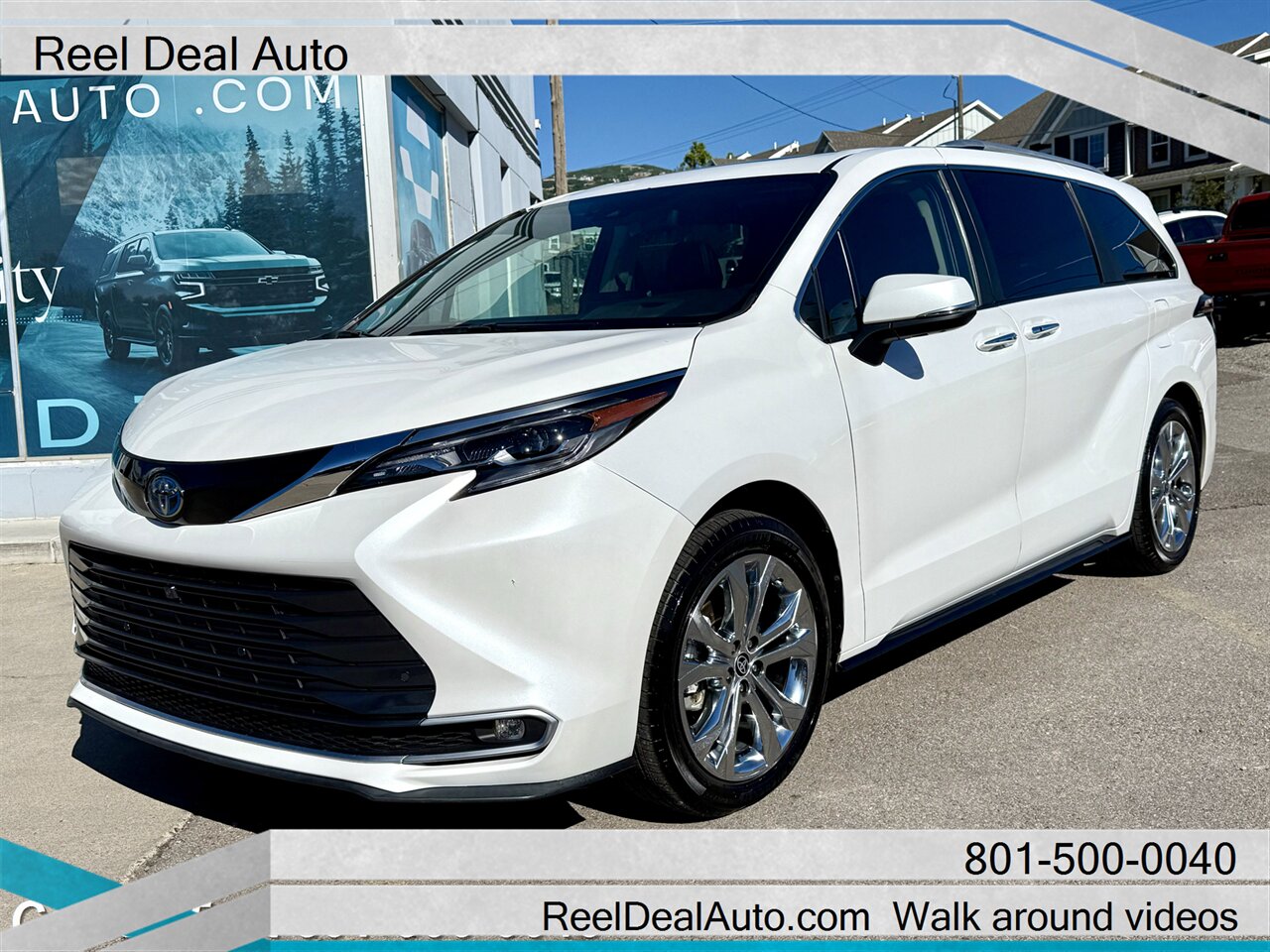 2024 Toyota Sienna Platinum 7-Passenger Hybrid FWD's photo