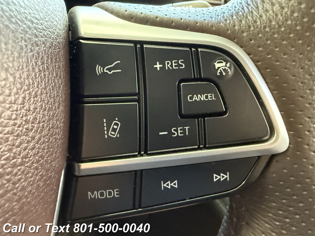 2024 Toyota Sienna Platinum 7-Passenger - Photo 14 - North Salt Lake, UT 84010