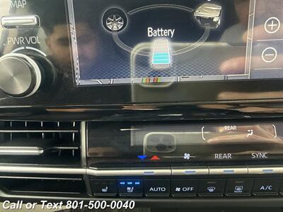 2024 Toyota Sienna Platinum 7-Passenger - Photo 5 - North Salt Lake, UT 84010