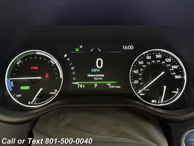 2024 Toyota Sienna Platinum 7-Passenger - Photo 8 - North Salt Lake, UT 84010