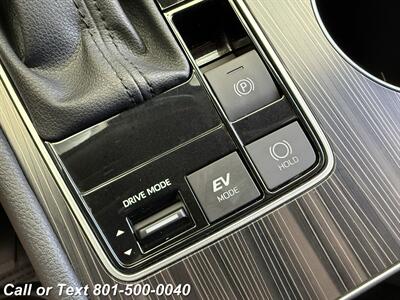 2024 Toyota Sienna Platinum 7-Passenger - Photo 60 - North Salt Lake, UT 84010