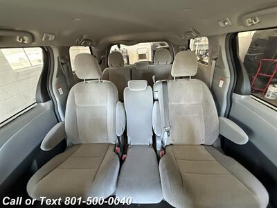 2019 Toyota Sienna LE 8-Passenger   - Photo 4 - North Salt Lake, UT 84010