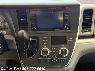 2019 Toyota Sienna LE 8-Passenger   - Photo 6 - North Salt Lake, UT 84010