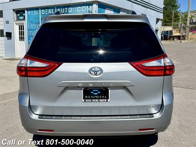 2019 Toyota Sienna LE 8-Passenger   - Photo 32 - North Salt Lake, UT 84010