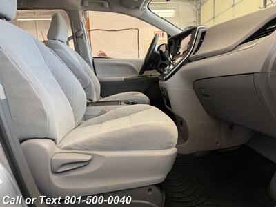 2019 Toyota Sienna LE 8-Passenger   - Photo 26 - North Salt Lake, UT 84010