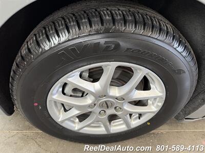2022 Chrysler Pacifica Touring L   - Photo 7 - North Salt Lake, UT 84010