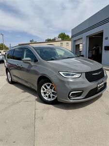 2022 Chrysler Pacifica Touring L   - Photo 16 - North Salt Lake, UT 84010