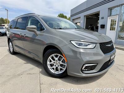 2022 Chrysler Pacifica Touring L   - Photo 15 - North Salt Lake, UT 84010