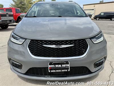 2022 Chrysler Pacifica Touring L   - Photo 17 - North Salt Lake, UT 84010