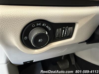 2022 Chrysler Pacifica Touring L   - Photo 35 - North Salt Lake, UT 84010