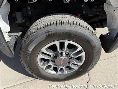 2024 GMC Sierra 2500 SLT   - Photo 33 - North Salt Lake, UT 84010