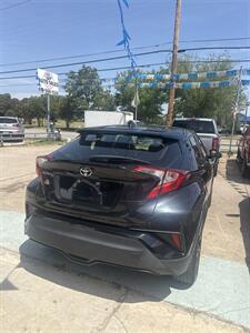 2021 Toyota C-HR LE - Photo 3 - Fort Worth, TX 76111