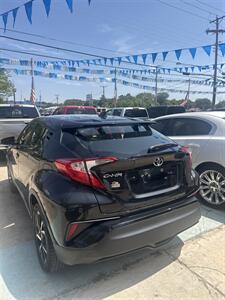 2021 Toyota C-HR LE - Photo 4 - Fort Worth, TX 76111