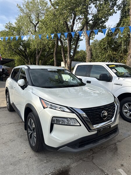 2023 Nissan Rogue SV   - Photo 1 - Fort Worth, TX 76111