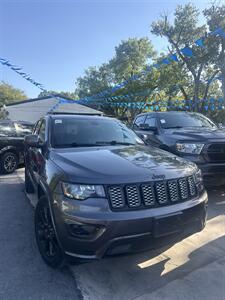 2020 Jeep Grand Cherokee Laredo   - Photo 2 - Fort Worth, TX 76111