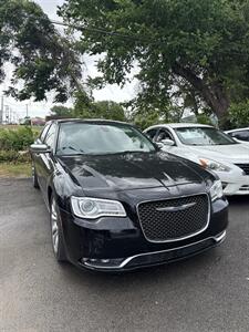 2018 Chrysler 300 Series Limited - Photo 2 - Fort Worth, TX 76111