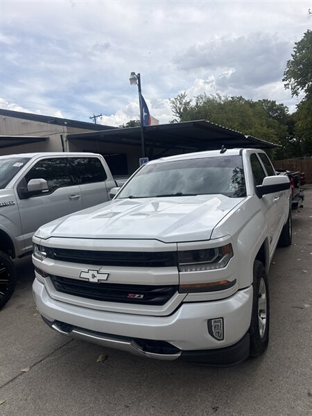 2018 Chevrolet Silverado 1500 LT   - Photo 1 - Fort Worth, TX 76111