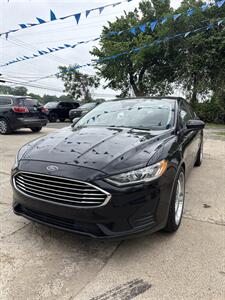 2020 Ford Fusion SE   - Photo 1 - Fort Worth, TX 76111