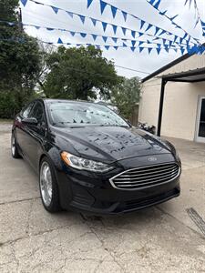 2020 Ford Fusion SE   - Photo 2 - Fort Worth, TX 76111