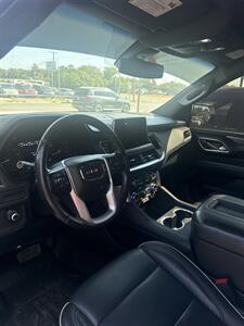 2021 GMC Yukon XL SLT - Photo 3 - Fort Worth, TX 76111