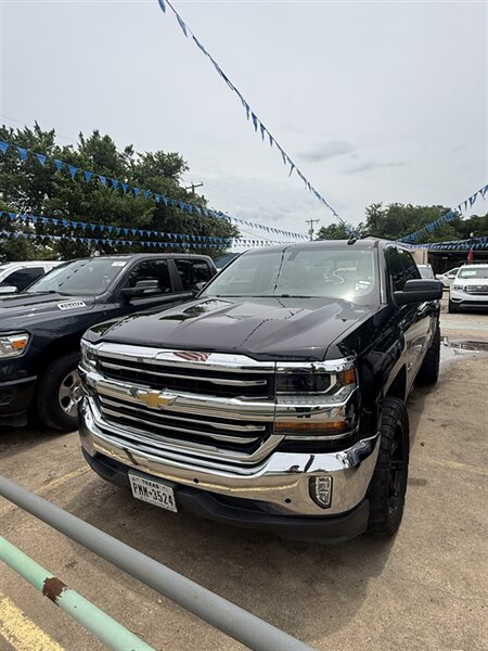 2018 Chevrolet Silverado 1500 LT   - Photo 1 - Fort Worth, TX 76111