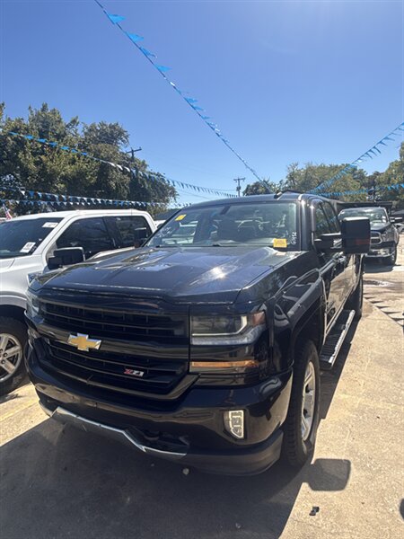 2017 Chevrolet Silverado 1500 LT   - Photo 1 - Fort Worth, TX 76111