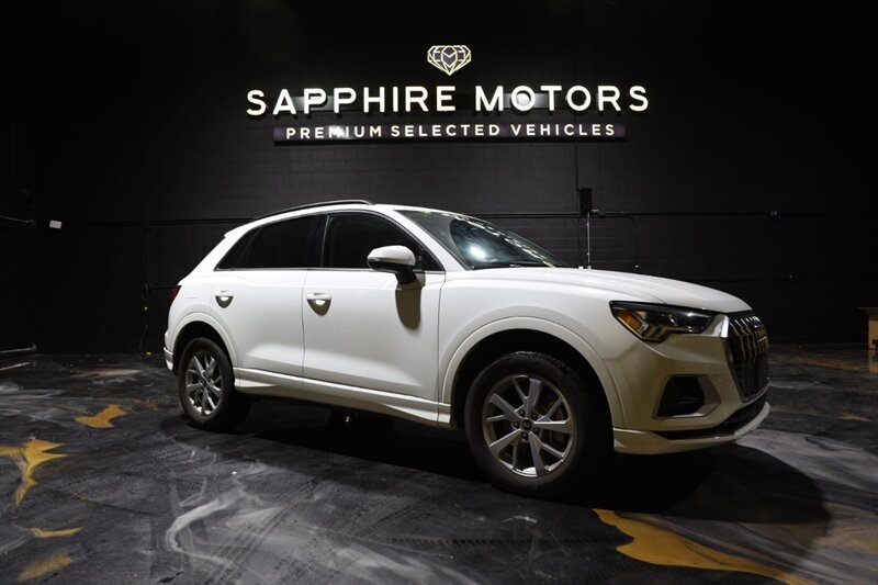 2025 Audi Q3 quattro Premium 40 TFSI  