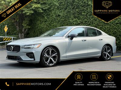 2024 Volvo S60 B5 Ultimate Dark Theme Sedan