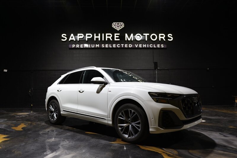 White 2025 Audi Q8 quattro Progressiv 55 TFSI SUV / Crossover 8-Speed Automatic